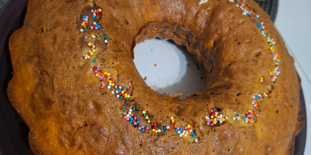 Как же тут откажешь мужу,когда так просит тот самый кекс...