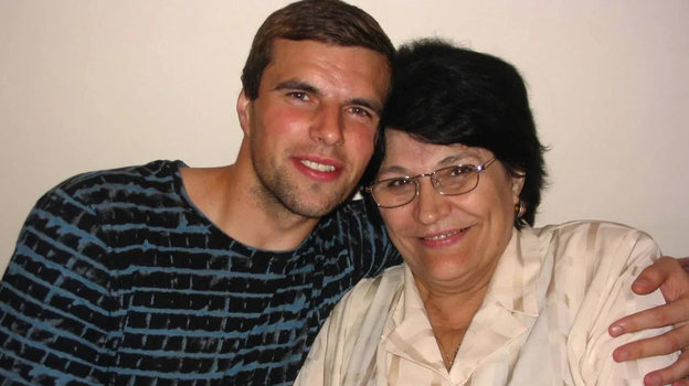 Вениамин Мандрыкин и его мама Надежда.
Фото из личного архива