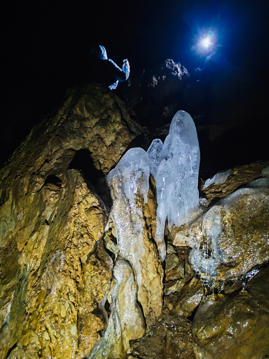 Как будто бы открывается портал в иное измерение