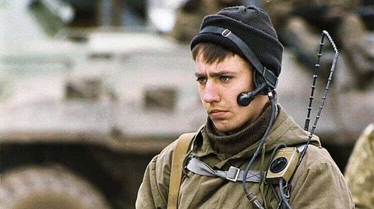    ХАМЕЛЬЯНИН ГЕННАДИИ/ФОТОХРОНИКА ТАСС Первая чеченская война, февраль 1995 года. Военнослужащий инженерных войск