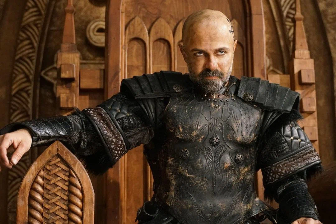 Авторский коллаж из фрагментов турецкого сериала "Основание Осман"