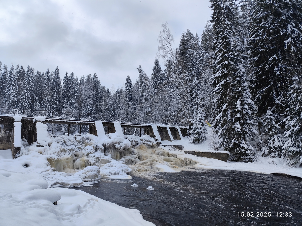 Плотина финской ГЭС.