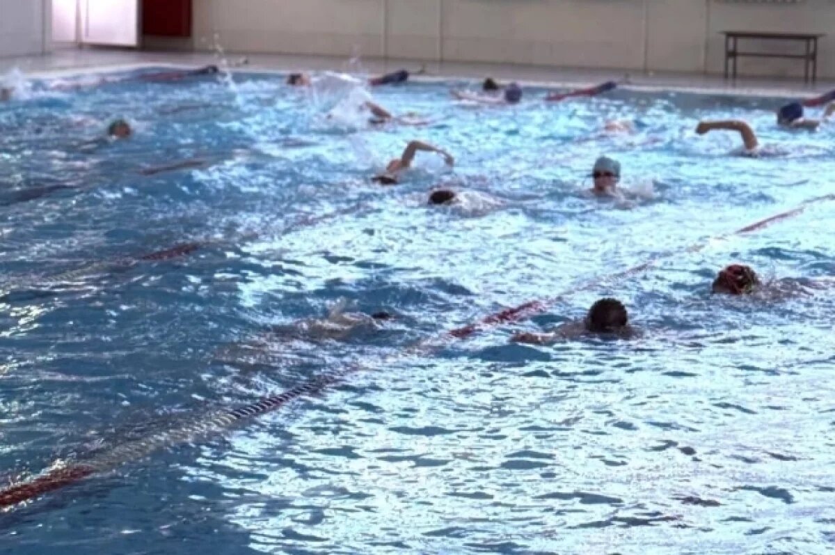    Почти 300 оренбуржцев приняли участие в заплыве «Марафон Победы»