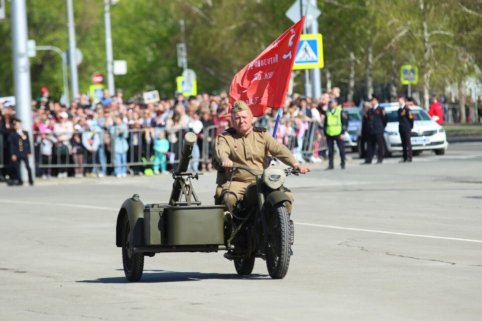    День Победы в Барнауле. 9 мая 2024 года. Источник: Виталий Барабаш/"Толк"