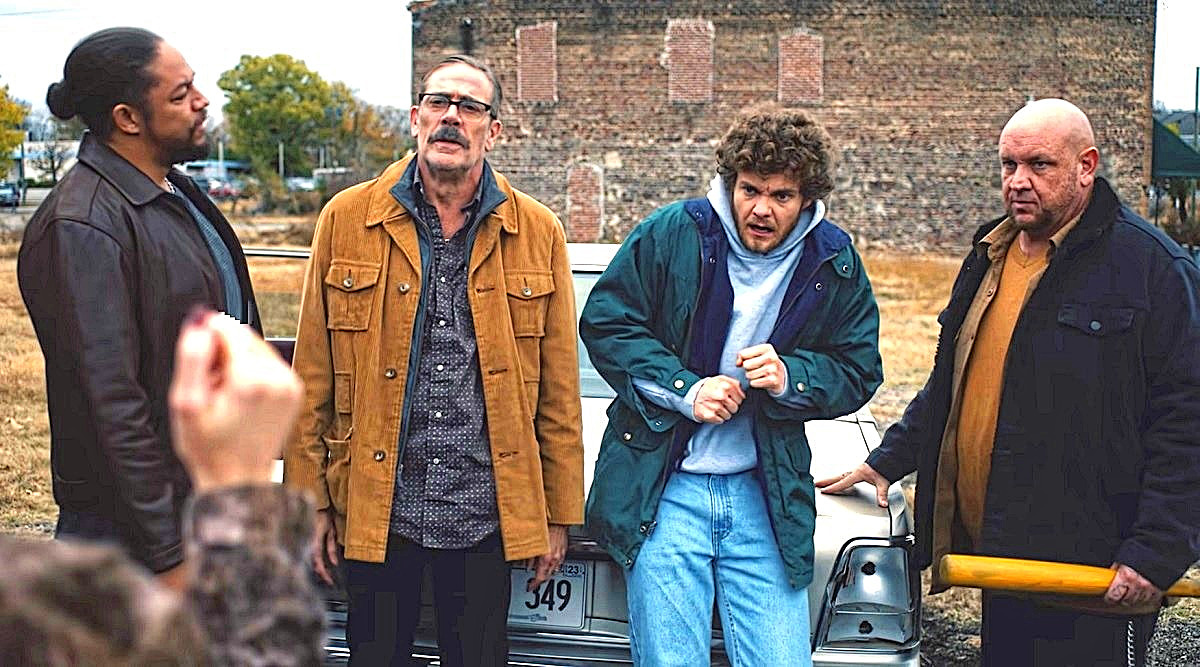 "- Это мой город!.. Район не мой..."© Классика анекдота 90-х