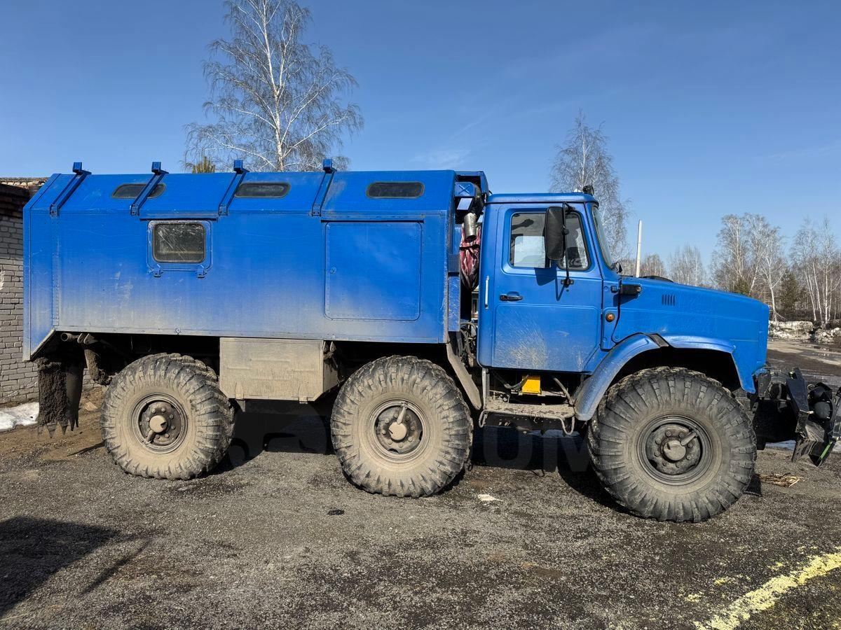   Уникальный шестиколесный ЗИЛ-4974 с американским дизелем продают в Сибири