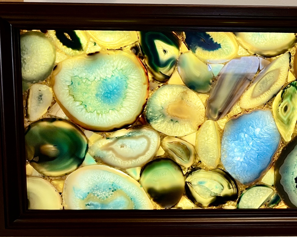 Панно из агата