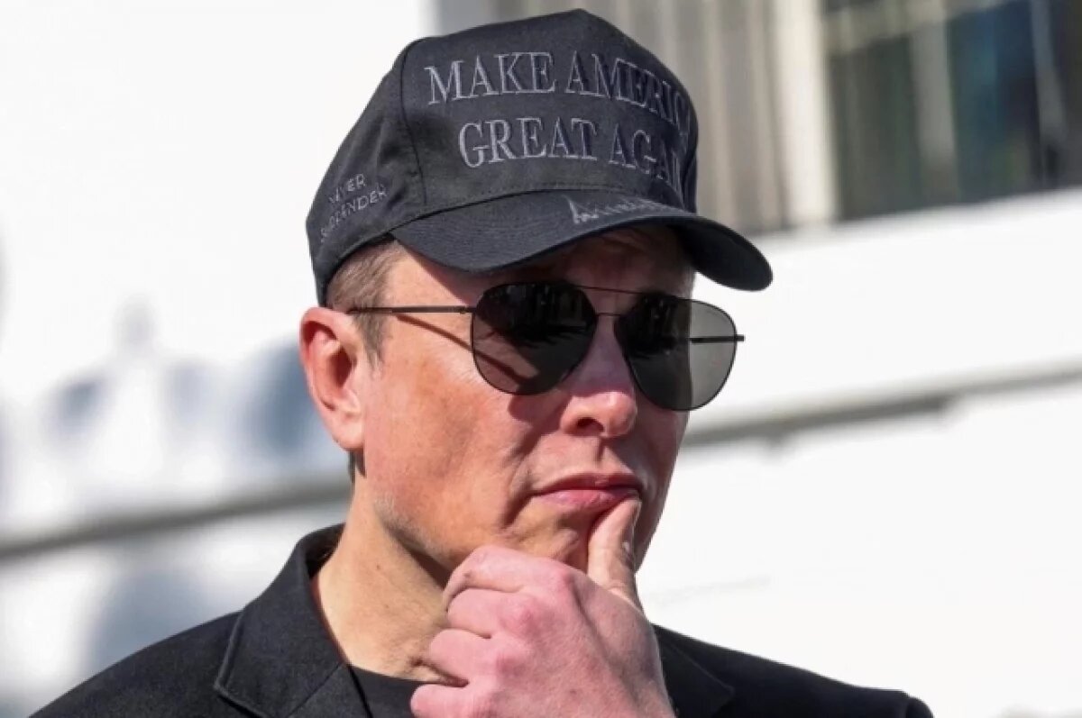    Bloomberg: Маск призвал заменить ряд госслужащих искусственным интеллектом