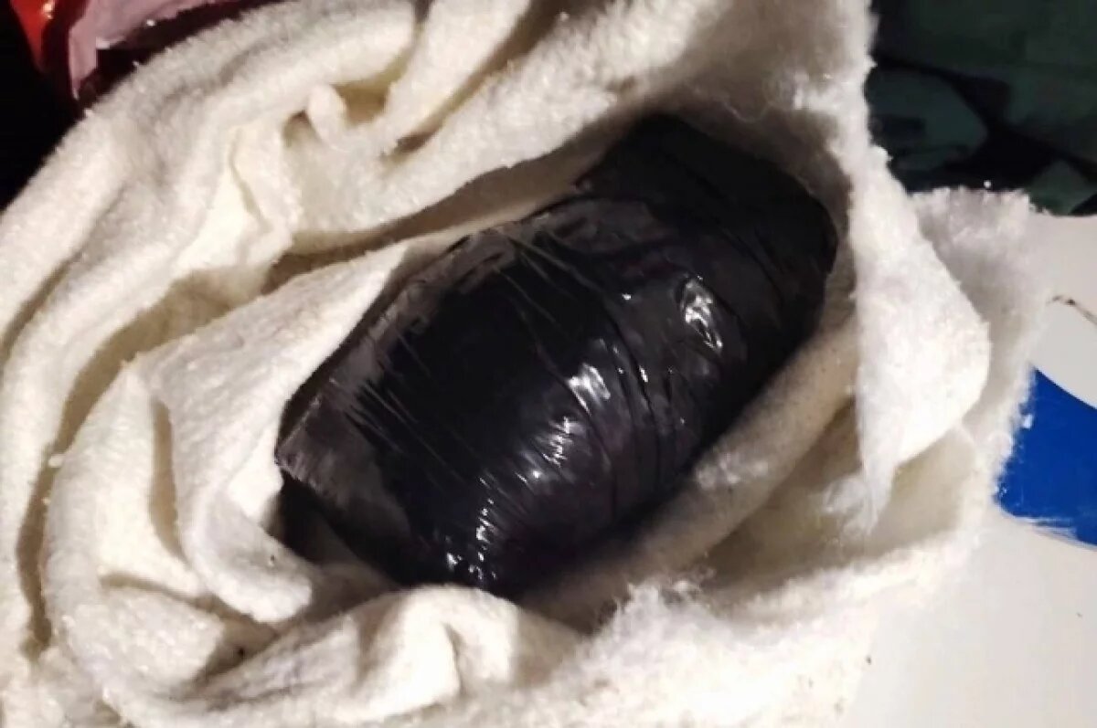    В Красноярске пешеходу грозит большой срок за крупную партию наркотиков