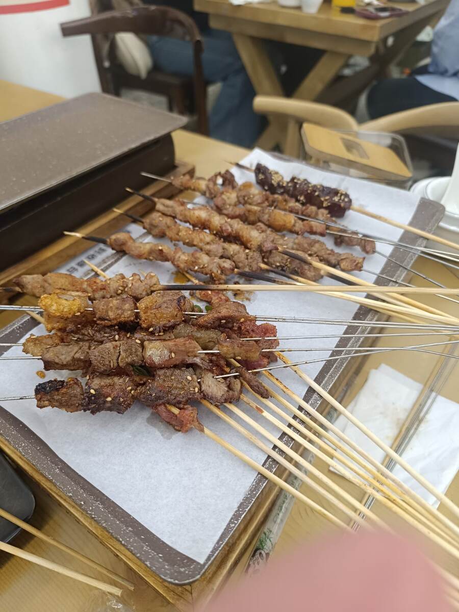 Свинина и говядина - было бы вкусно, если бы не приправа, которой китайцы посыпают все что можно и не можно