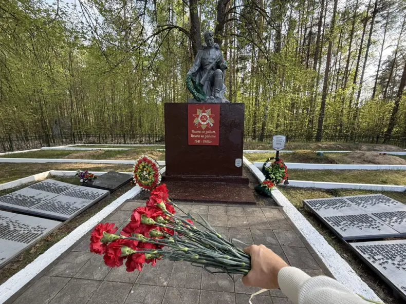 Братская могила в Великом Боре