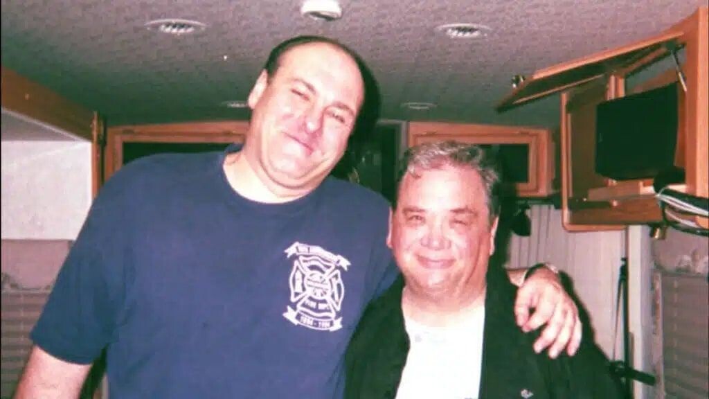    Джеймс Гандольфини и Чарли Скелайс (слева направо) / Источник: © Anne Marie Scalies