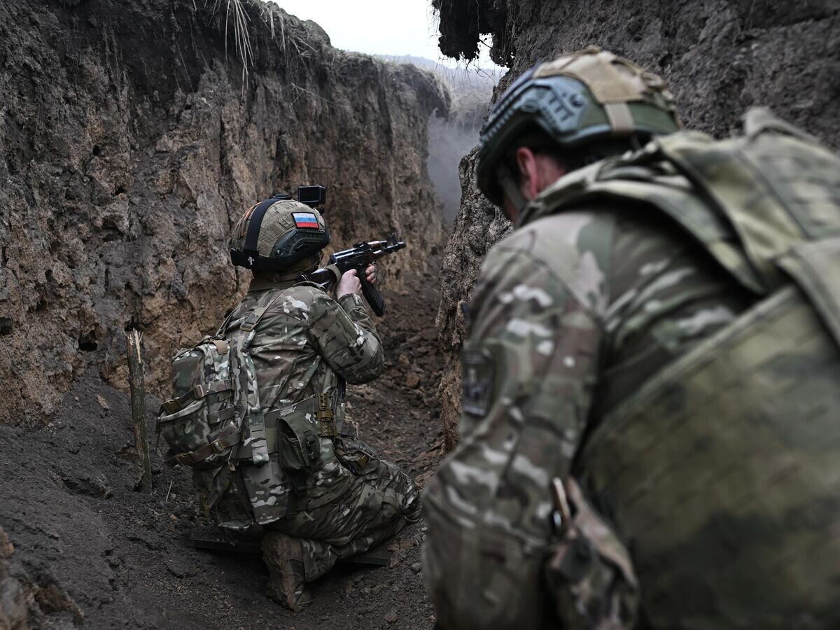    Штурмовики 155-й бригады морской пехоты Тихоокеанского флота РФ группировки войск "Север" в Курской области© РИА Новости / Сергей Бобылев