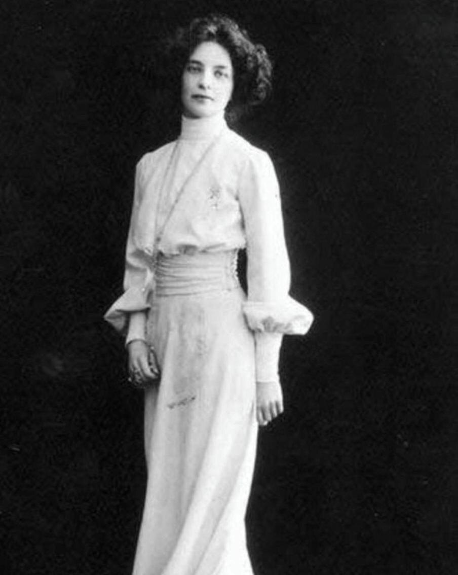 Зинаида Гиппиус собирала ожерелье из обручальных колец женатых поклонников. @Предоставлено Екатериной Горпинко 