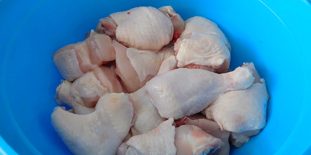 Так курицу в духовке мало кто готовит, а зря. Это очень вкусно и просто готовить