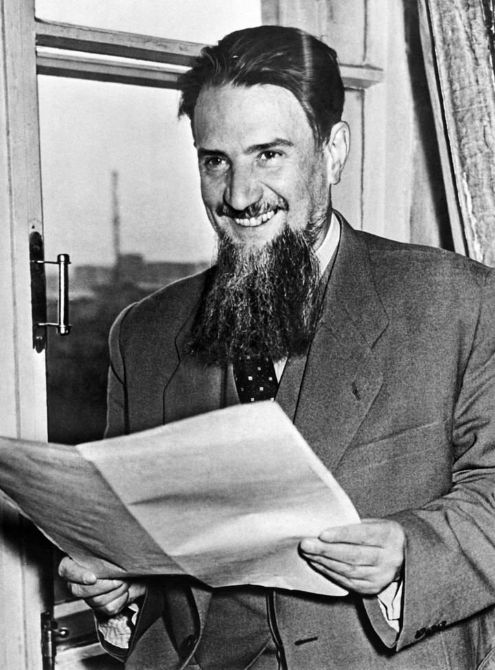 Игорь Курчатов