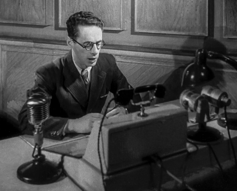 Юрий Левитан у микрофона