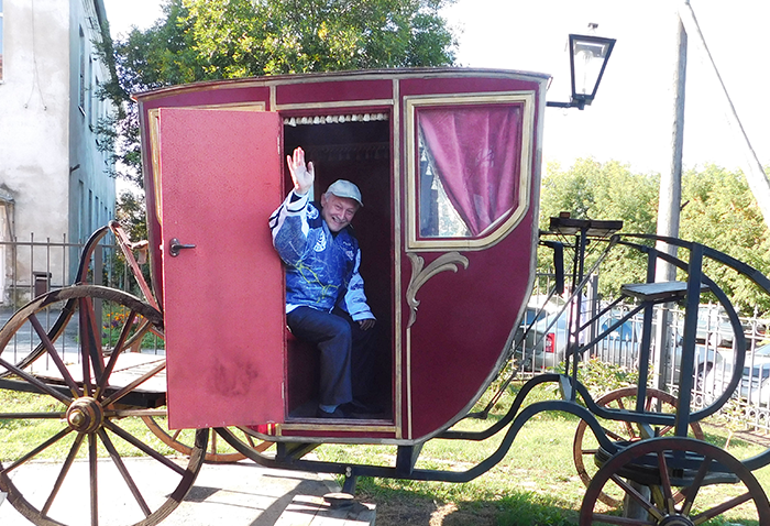 В Колыванском краеведческом музее стоит карета, на которой ездили во времёна Сибирского тракта