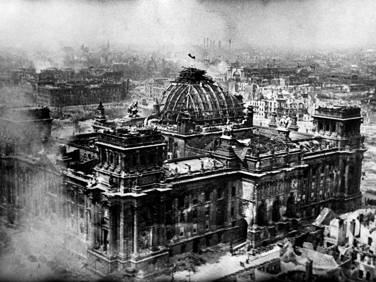 Знамя победы над Рейхстагом