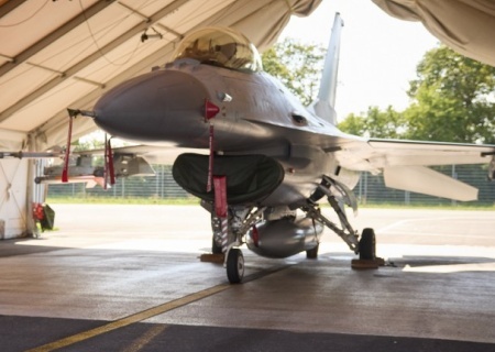    В Чехии откроют школу для украинских пилотов F-16