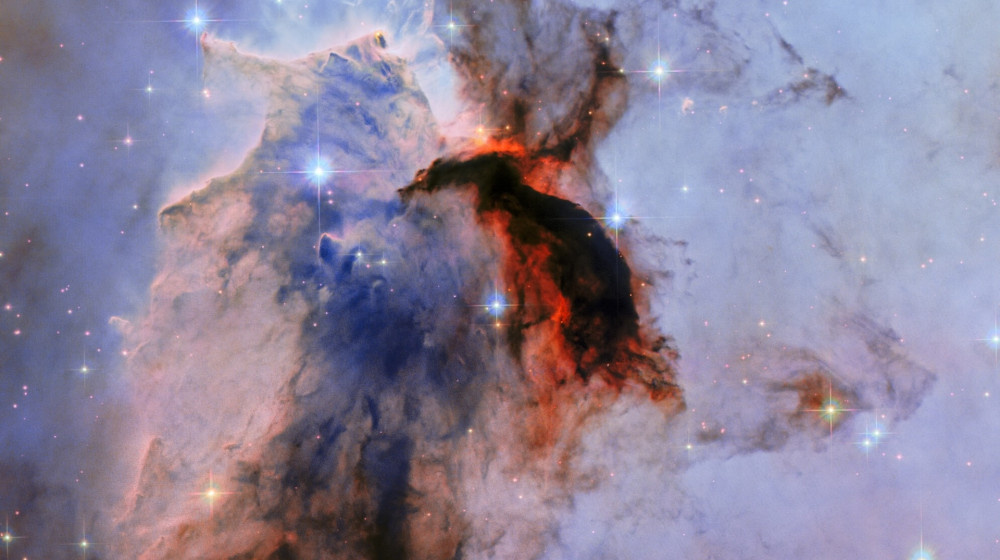    Туманность Орла в новом свете как подарок к 35-летию HUBBLE
