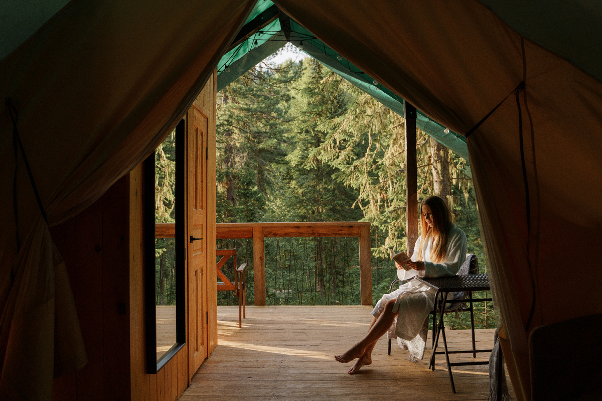 Уютные вечера в глэмпинге Тайгары