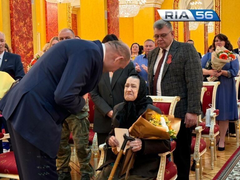    Врио губернатора Евгений Солнцев вручил 47 оренбуржцам государственные награды Андрей Севостьянов