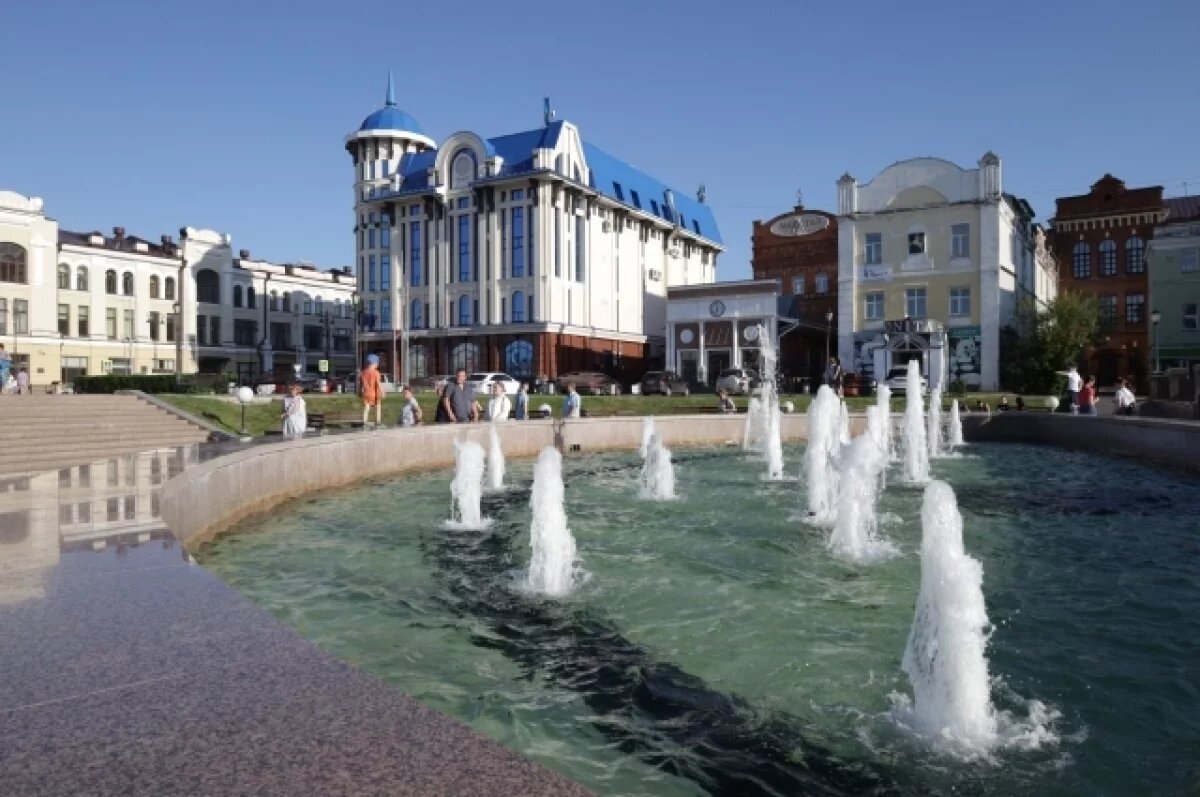    В Сквере студенческих отрядов в Томске на фонтане заменили более 500 огней