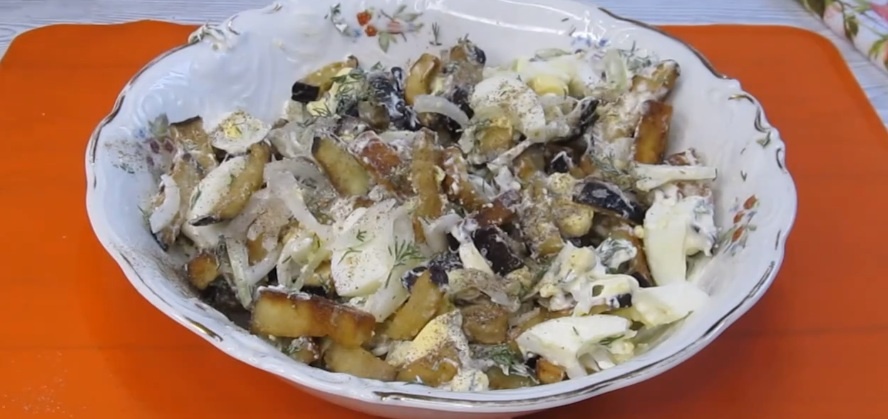 ПРОСТОЙ И ВКУСНЫЙ ЛЕТНИЙ САЛАТ ИЗ БАКЛАЖАН.