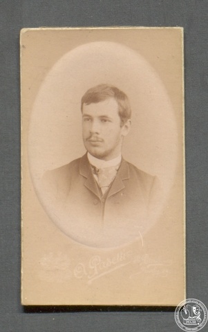 Фотография А.Н. Бенуа. [начало 1890-х гг.]. РГАЛИ. Ф. 938. Оп. 1