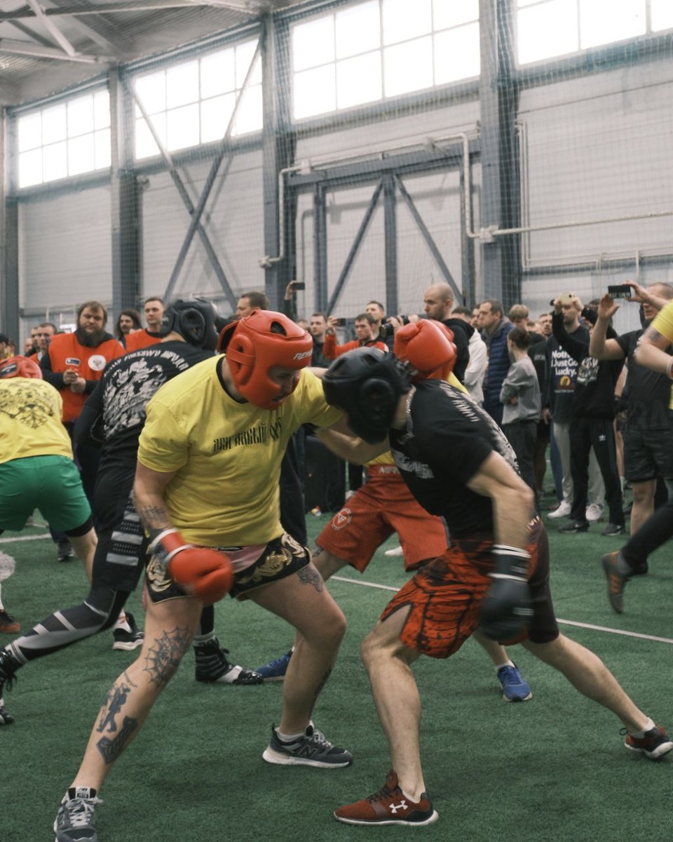 Кулачный бой "Стенка на стенку".