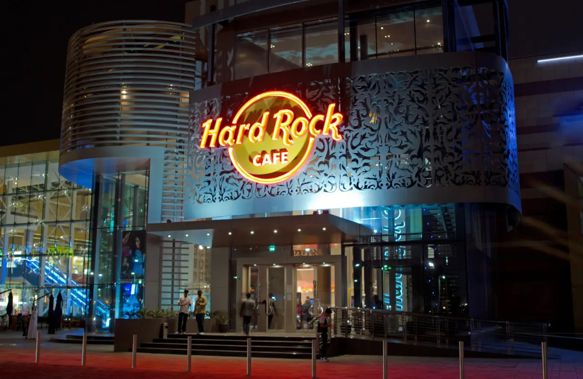 Hard Rock Cafe сегодня в Festival City Mall. 