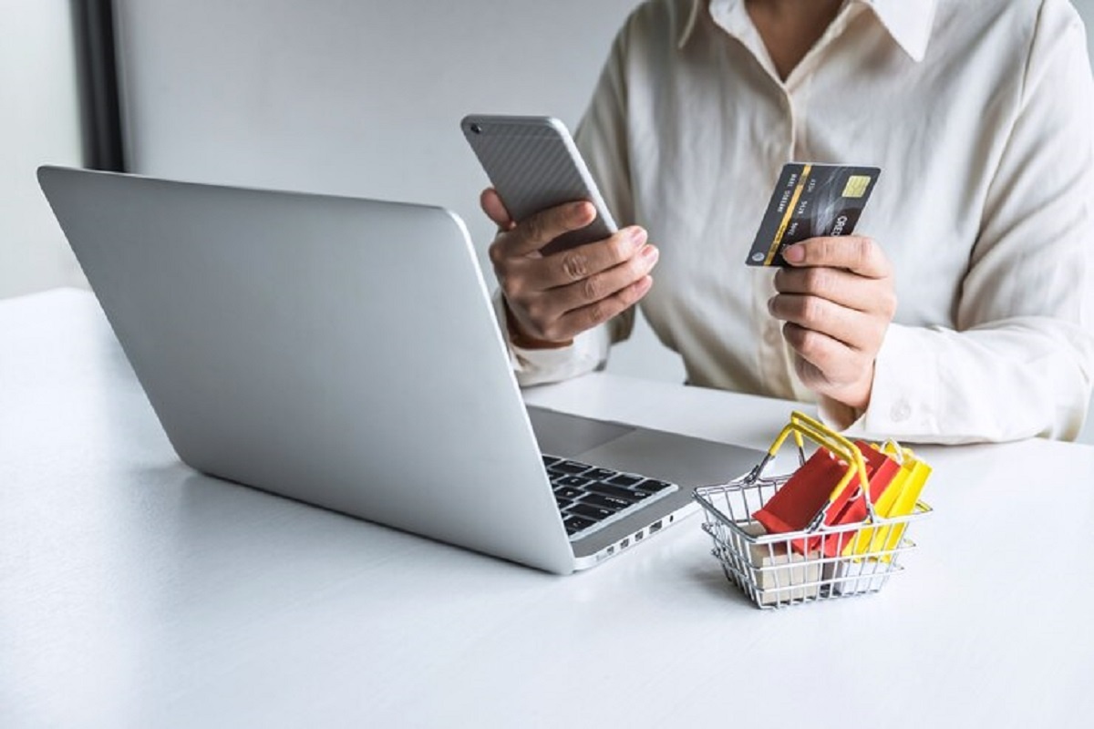    На маркетплейсе - не выходя из дома - можно купить товар дешевле