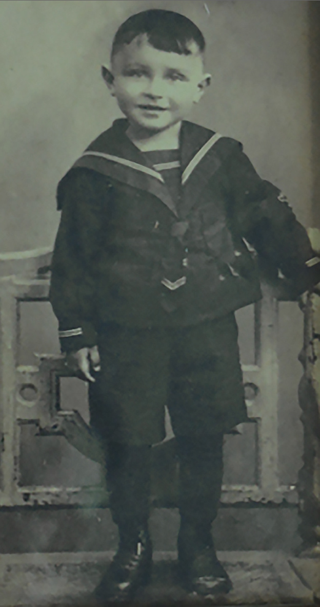Папа. 1940. Ленинград. Фотография из архива семьи Новиковых.