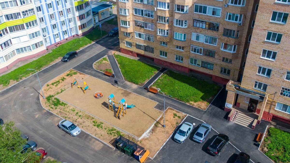 На фото: работы во дворе 2024 года