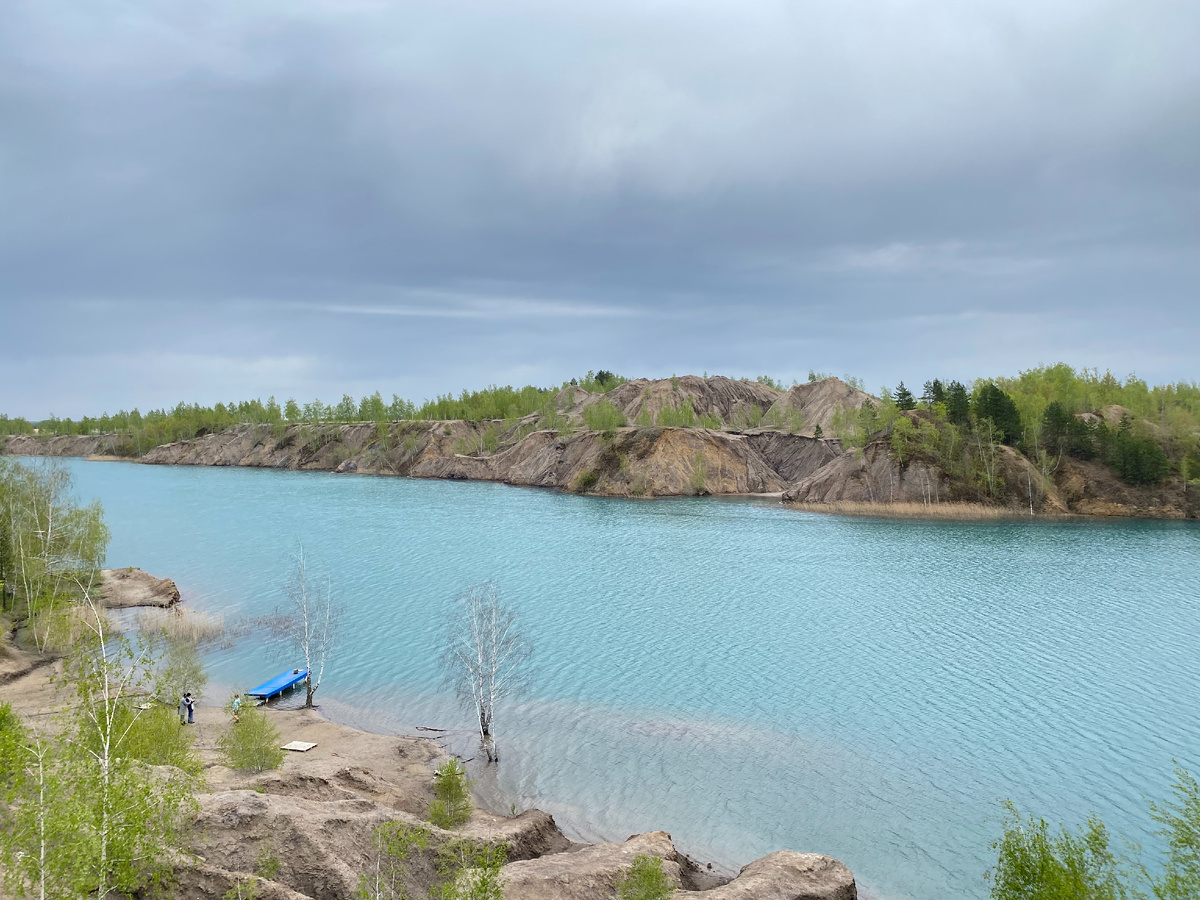 Растворенные в воде минералы придают ей особый голубой цвет