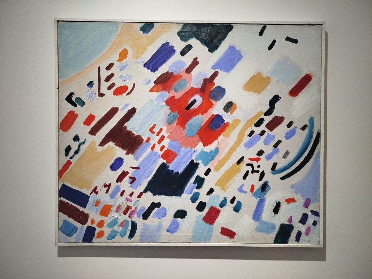 Тут аж 9 фотографий с выставке в галее На Солянке. Первая - живописная работа, остальные - графика