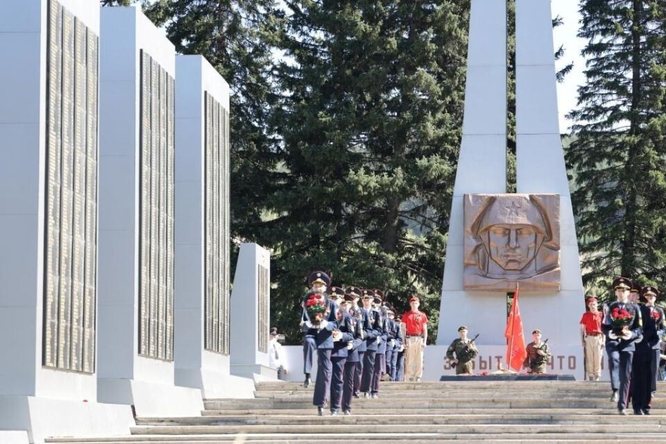    Мемориал Славы в Горно-Алтайске. Источник: altai-republic.ru