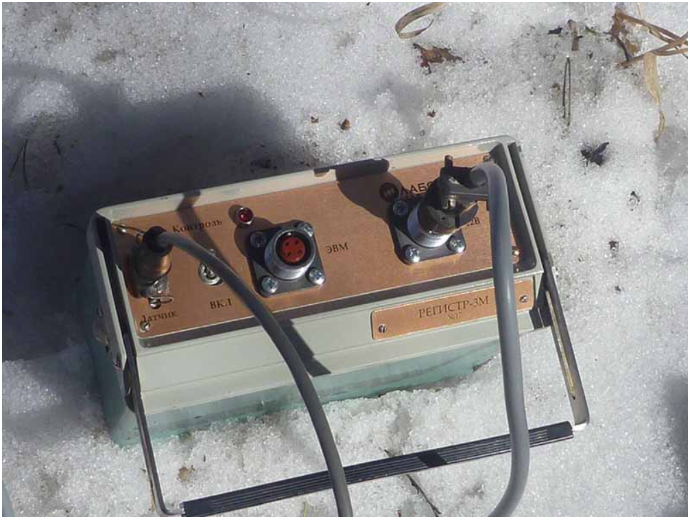 Сейсмический регистратор "Регистр-3MS" во всей красе в старом дизайне!..