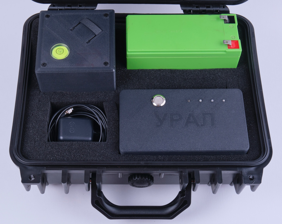 Комплект сейсмического регистратора "УРАЛ" в транспортировочном кейсе