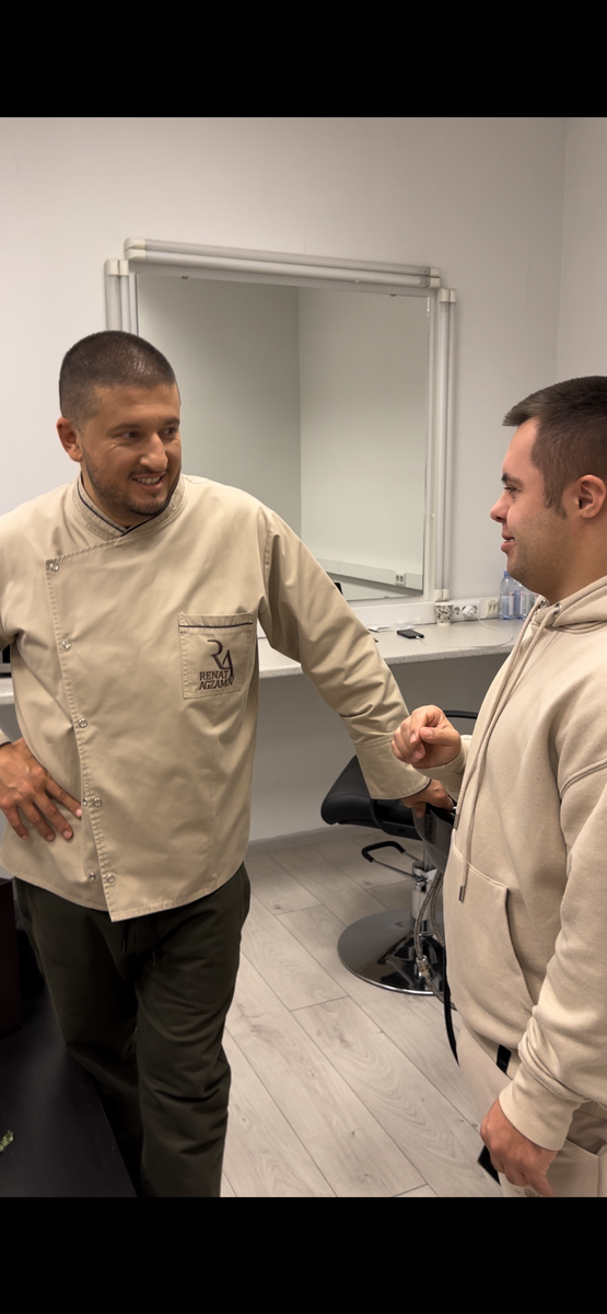 Ренат Агзамов (Кондитер на телеканале Пятница)