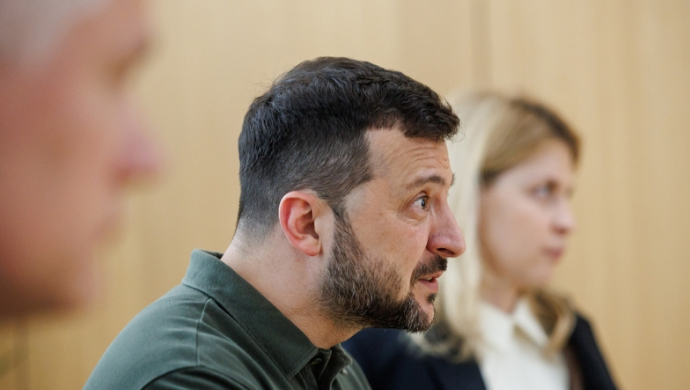    "Нам досадно". Зеленский обвинил европейских политиков в стремлении получить лучшее место на Красной площади