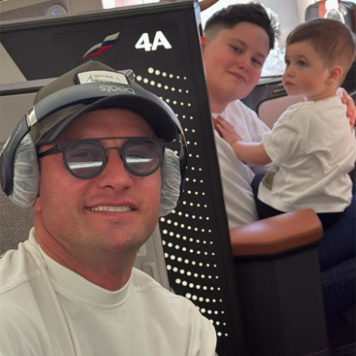 Павел Прилучный и его сыновья Тимофей и Микаэль. Фото: соцсети Павла Прилучного