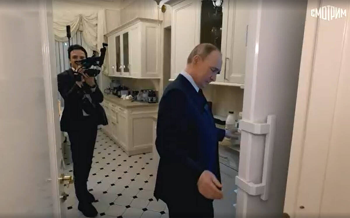 Зрителям показали обстановку личного пространства ПрезидентаФото: стоп-кадр видео
