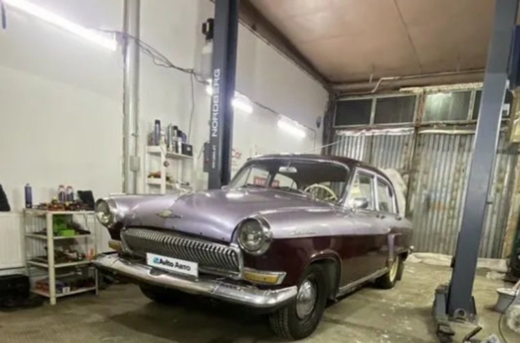 «Волга» 1965 года выпуска на ходу, мотор работает как часы. Фото: Авито