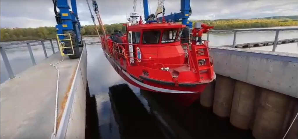 Спущен на воду новый катер проекта КС-110.2-39 / Фото: "Костромской судомеханический завод", АО  📷
