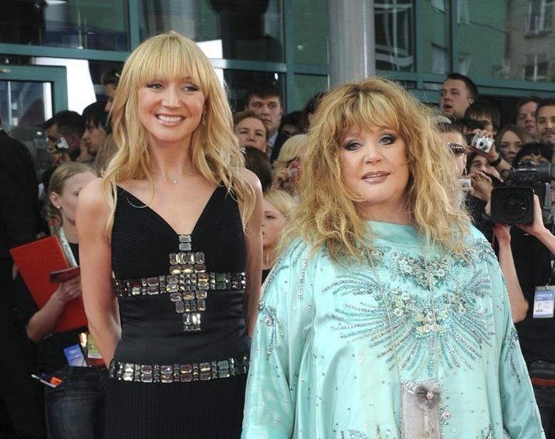 Из открытых источников в интернете. Кристина Орбакайте и Алла Пугачева.