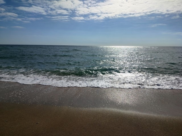 Добрались до моря. Феодосия. Песочек.