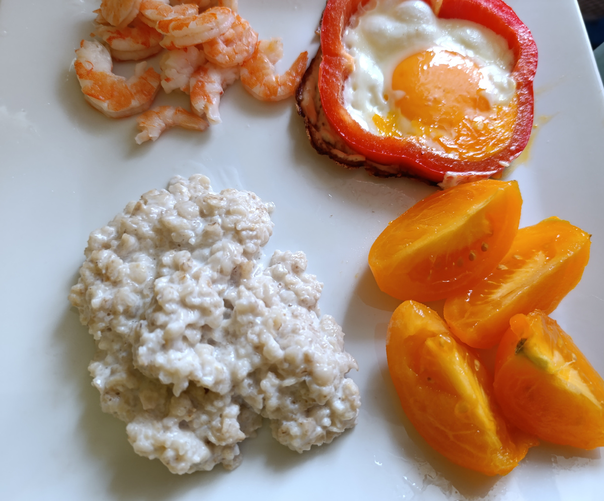 Да, яичницу в перце ещё надо тренироваться готовить 😄