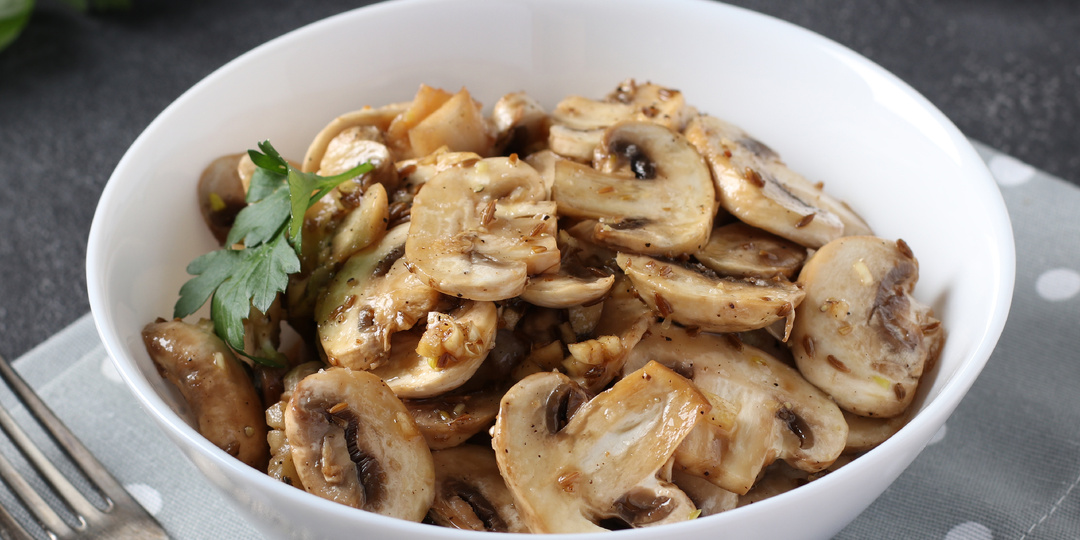 Залили, закрыли, забыли на час – и получилась простая закуска, которую можно подавать к чему угодно